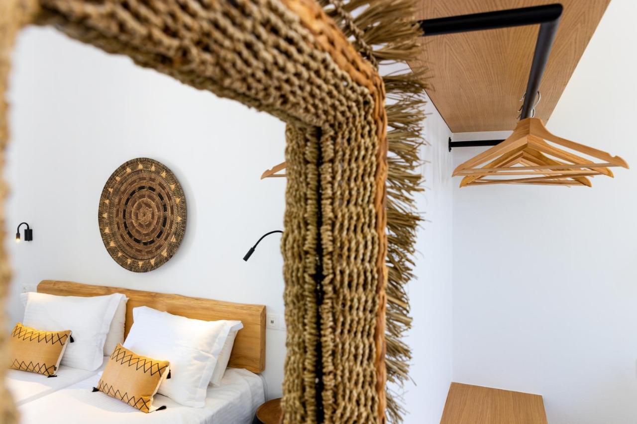 Omilos Beachfront House パロス島 エクステリア 写真