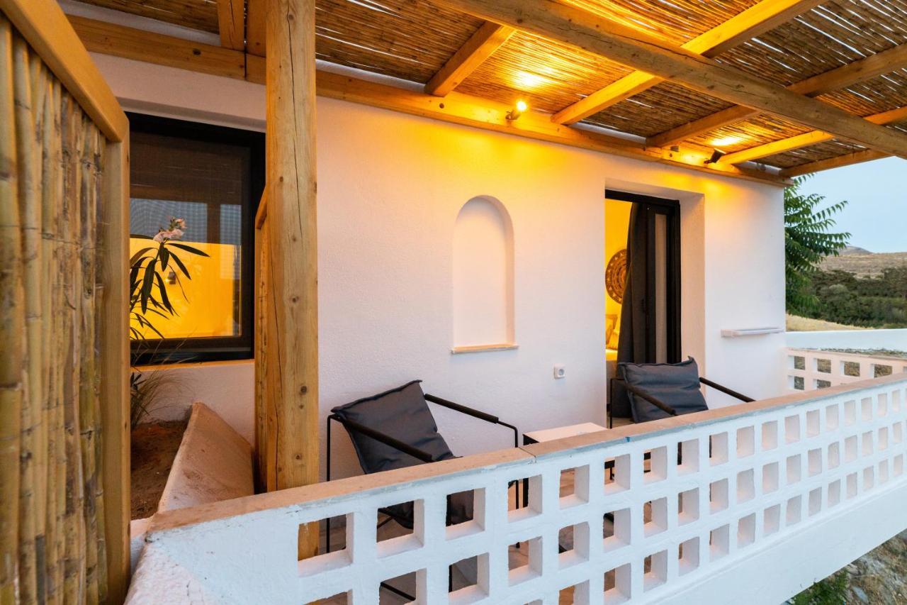Omilos Beachfront House パロス島 エクステリア 写真